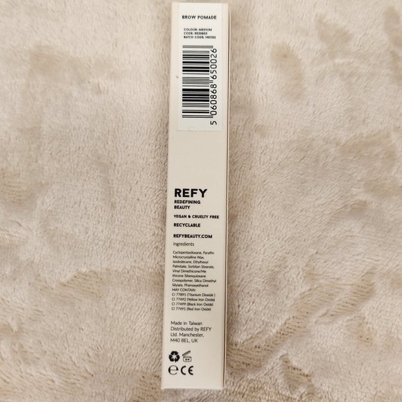 Refy Brow Pomade Medium Brown - Picture 4 of 8